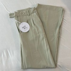 Princess Polly astrid pants sage. Size 4 (fits small!). New with tags
